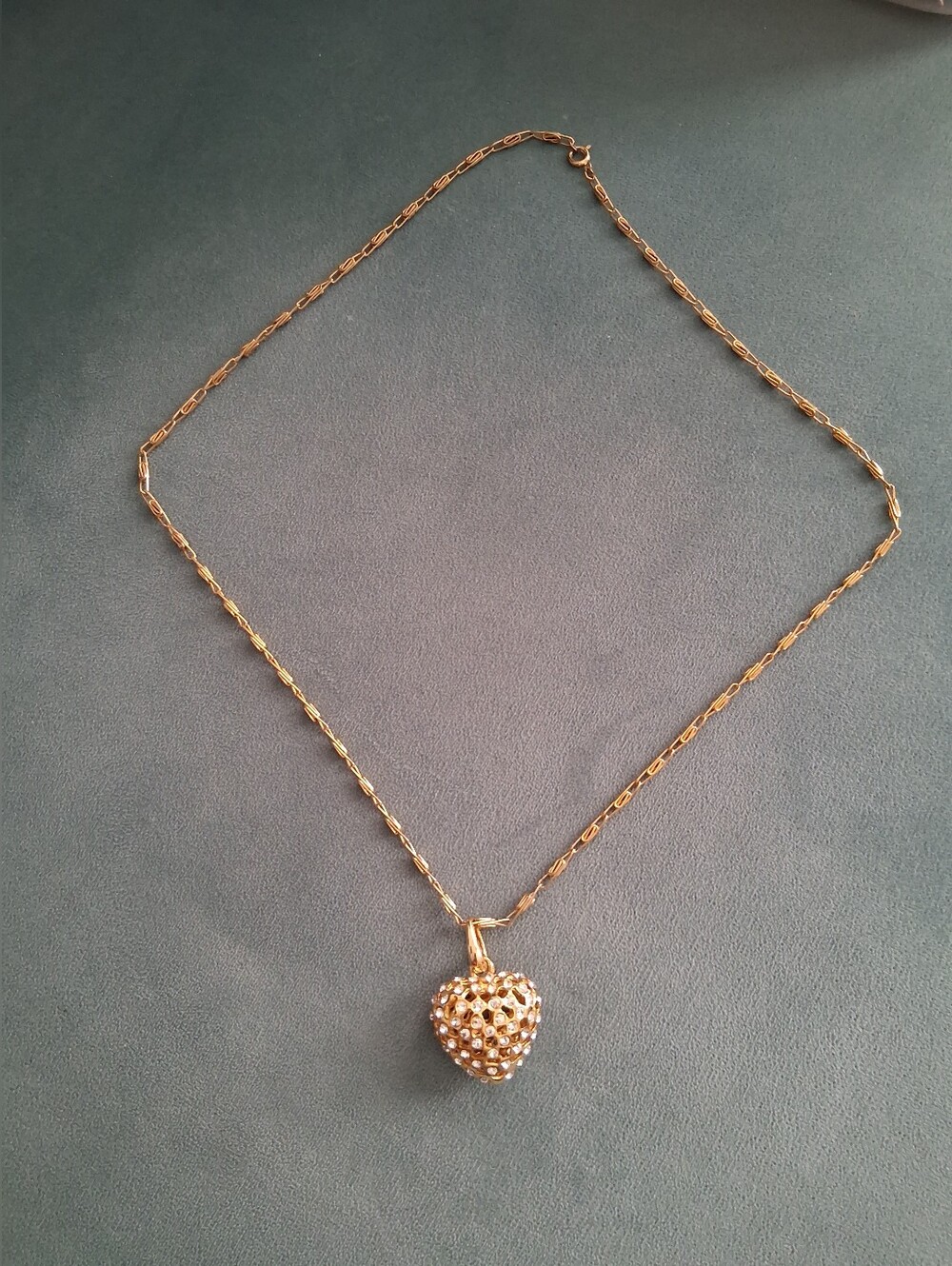 Heart Pendant Necklace - Classic Women's Jewelry